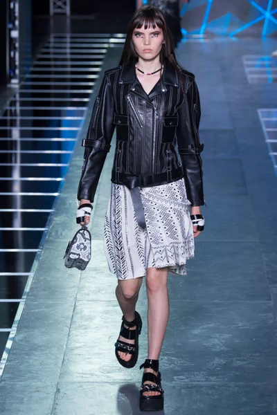 Look 2